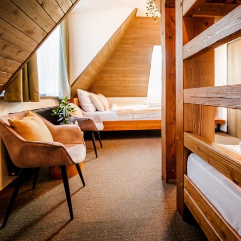 Vierbettzimmer mit Etagenbett